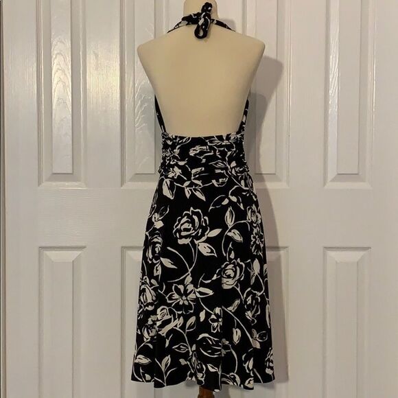 White House Black Market halter dress - Picture 4 of 7